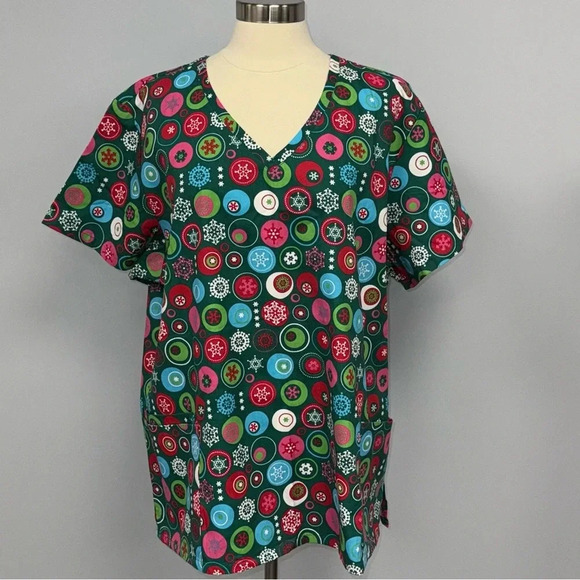 NWT SB Scrubs Christmas Print Scrub Top Size 2X Cotton Emerald Green Holiday - Picture 1 of 6
